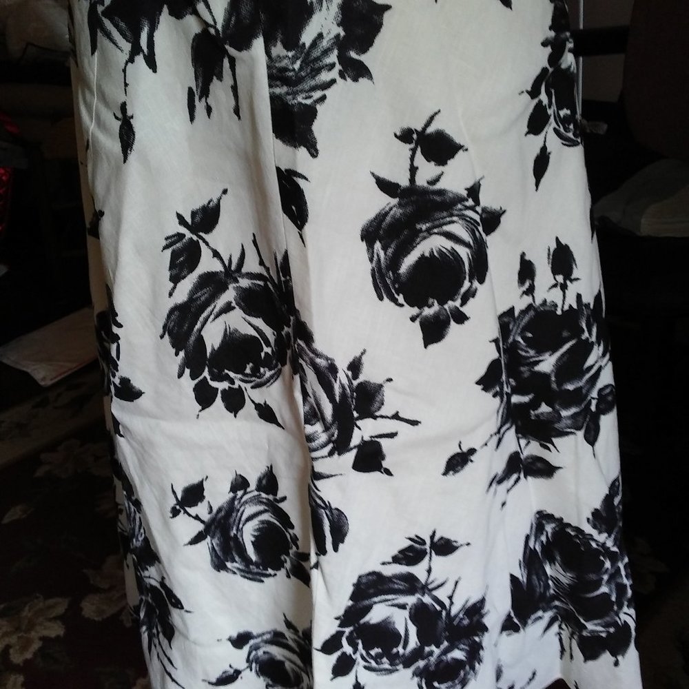 Talbots Cream/Black Rose mid skirt